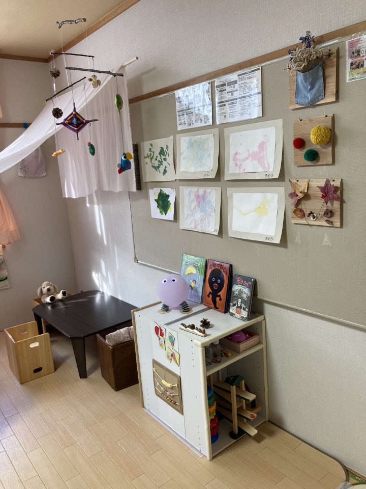北部地域療育センター内のきょうだい児保育施設「ちょこぽん」内観 