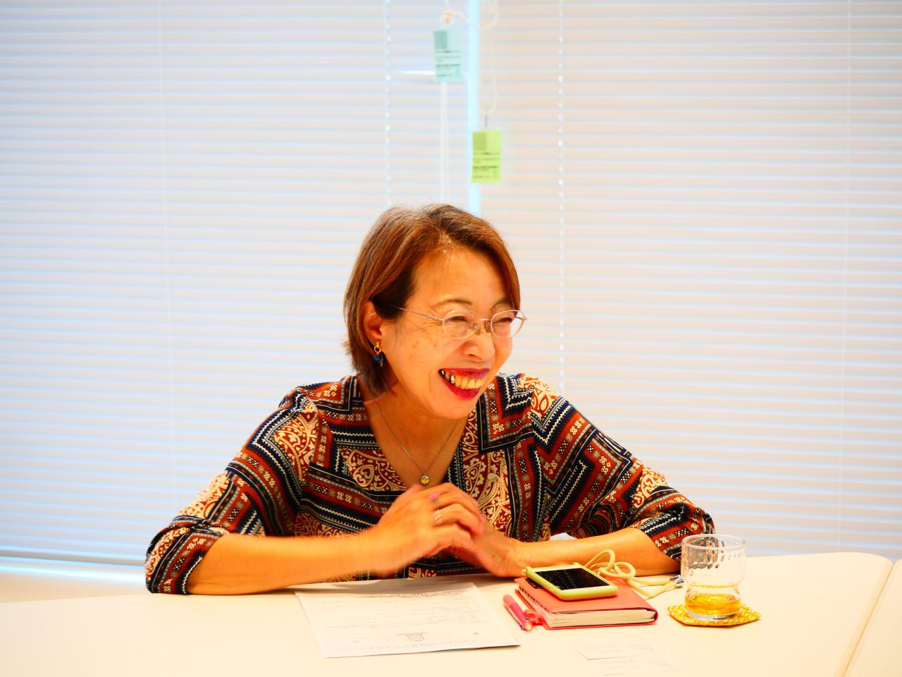 笑顔で語るNPO法人りんぐりんく木村さんの様子　