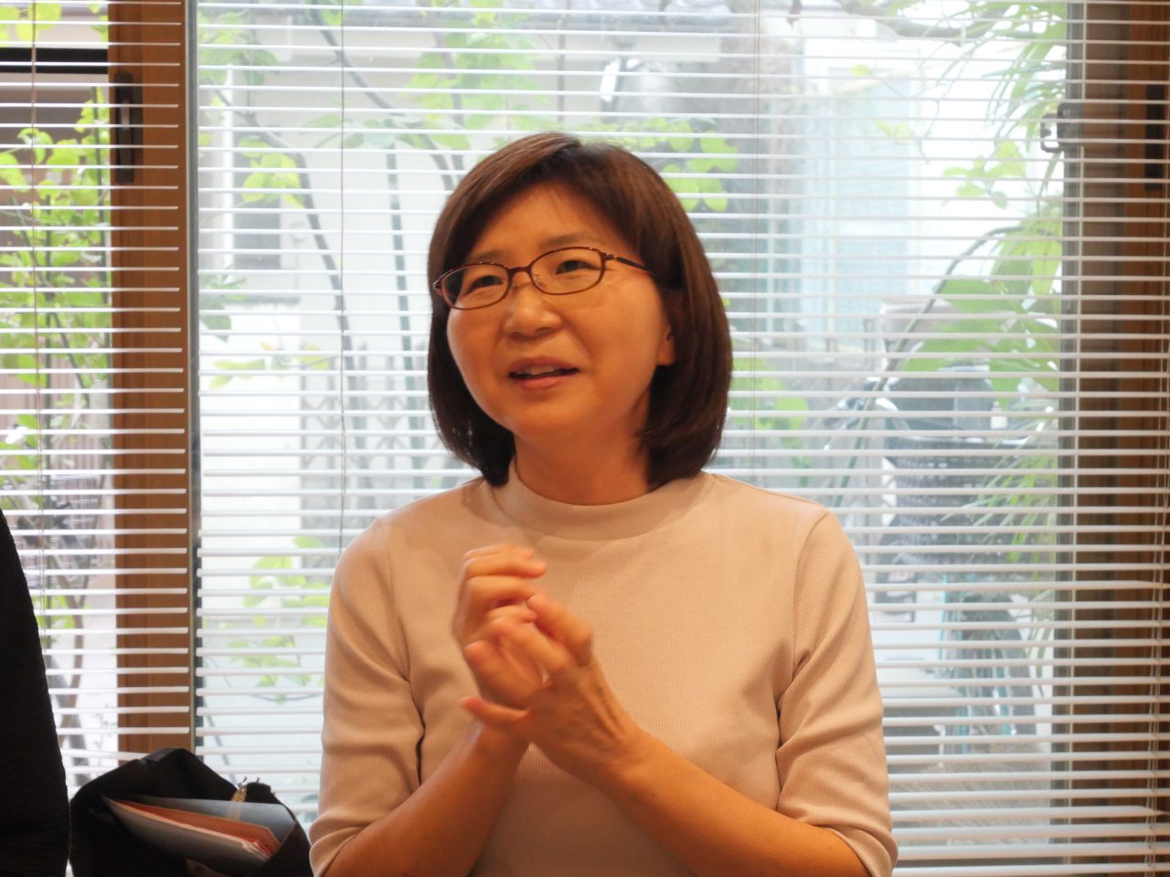 ブルーベル込山さんが語る様子