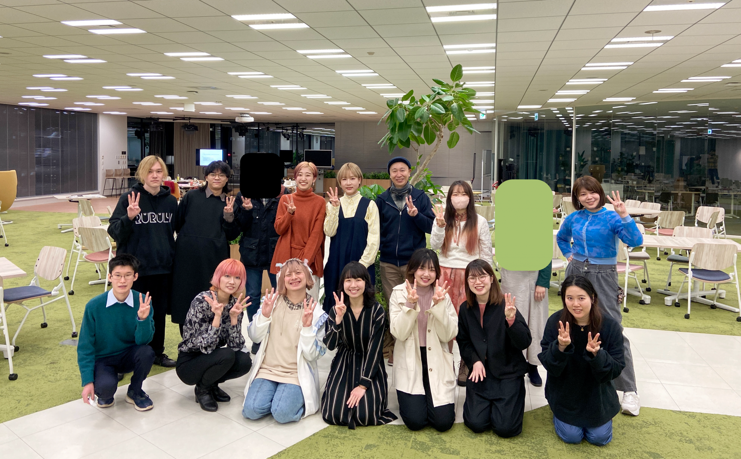 ボランティアメンバーとの共同作業の様子(画像提供:第3の家族)